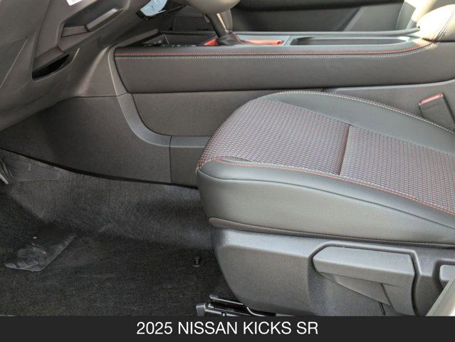 2025 Nissan Kicks SR 2025 Nissan Kicks SR