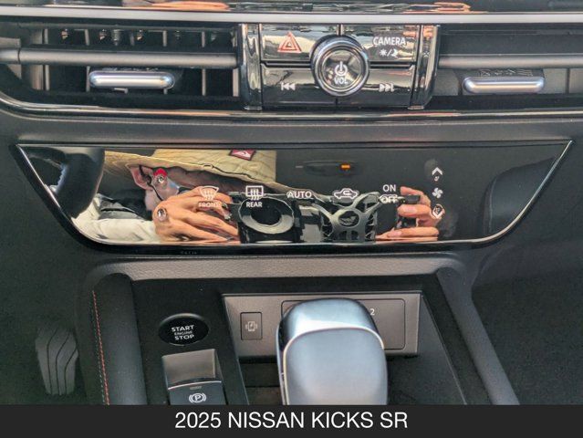 2025 Nissan Kicks SR 2025 Nissan Kicks SR