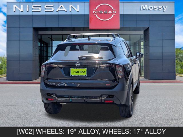 2025 Nissan Kicks SR 2025 Nissan Kicks SR