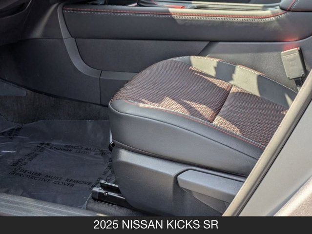 2025 Nissan Kicks SR 2025 Nissan Kicks SR