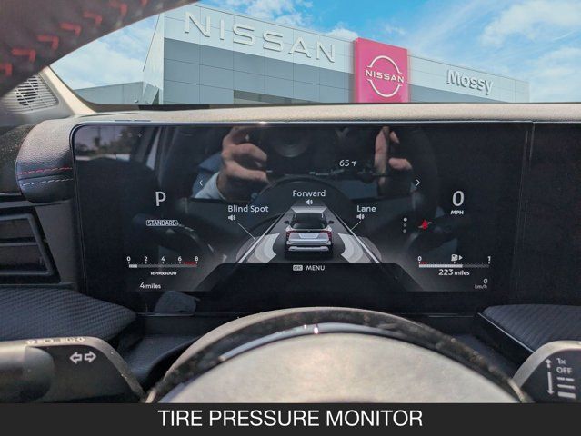 2025 Nissan Kicks SR 2025 Nissan Kicks SR