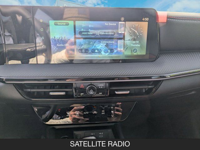 2025 Nissan Kicks SR 2025 Nissan Kicks SR