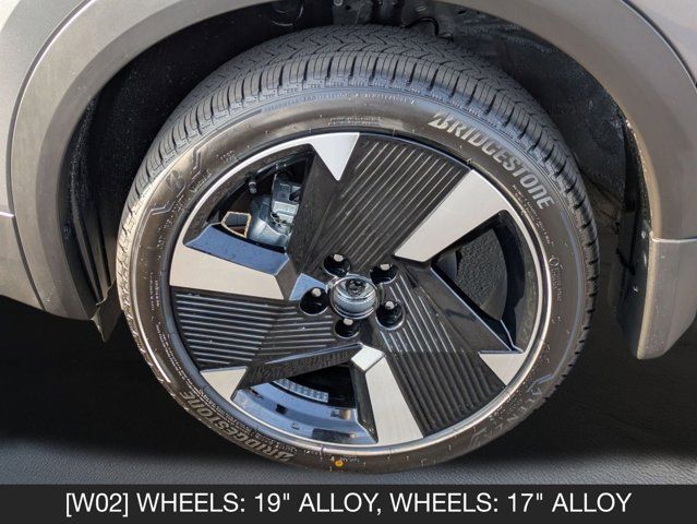 2025 Nissan Kicks SR 2025 Nissan Kicks SR