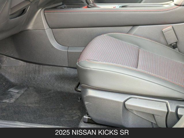 2025 Nissan Kicks SR 2025 Nissan Kicks SR