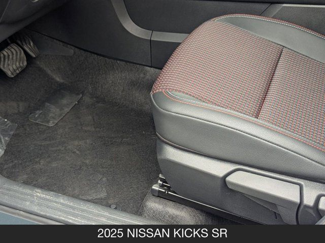 2025 Nissan Kicks SR 2025 Nissan Kicks SR