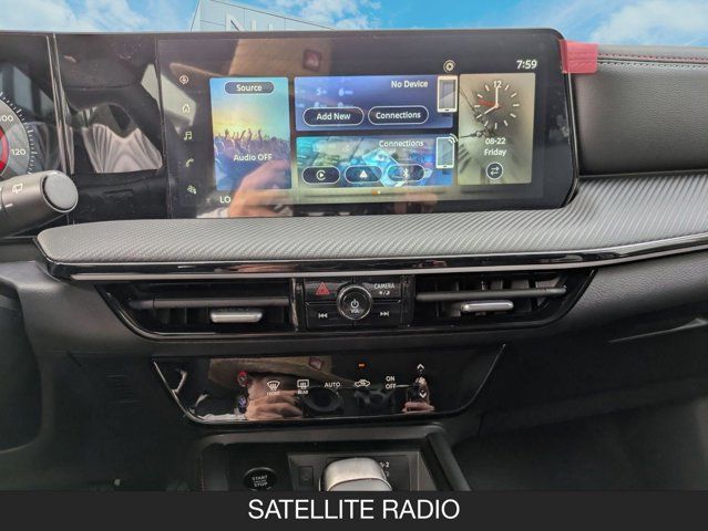 2025 Nissan Kicks SR 2025 Nissan Kicks SR