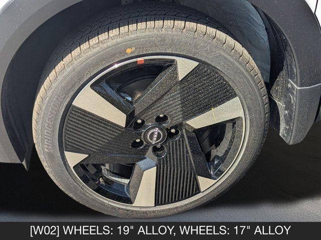 2025 Nissan Kicks SR 2025 Nissan Kicks SR