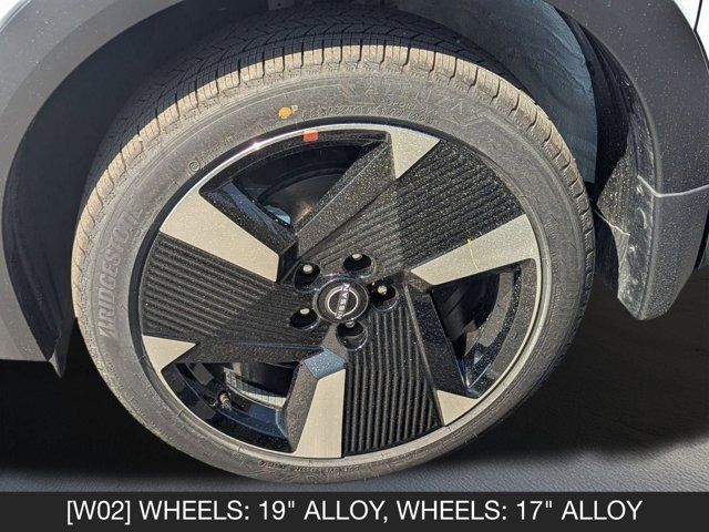 2025 Nissan Kicks SR 2025 Nissan Kicks SR