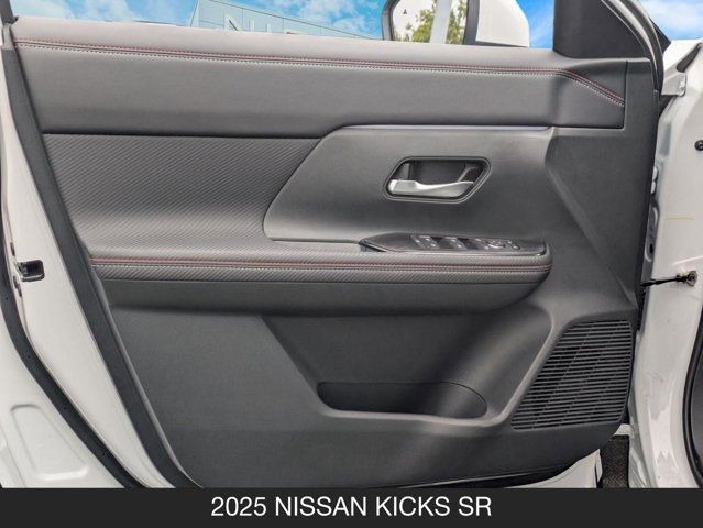 2025 Nissan Kicks SR 2025 Nissan Kicks SR