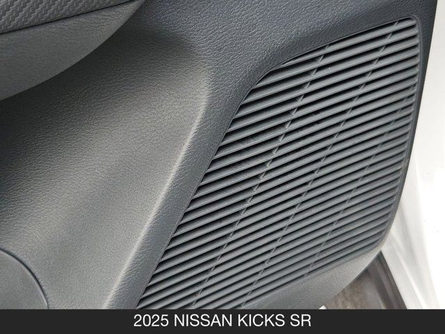 2025 Nissan Kicks SR 2025 Nissan Kicks SR