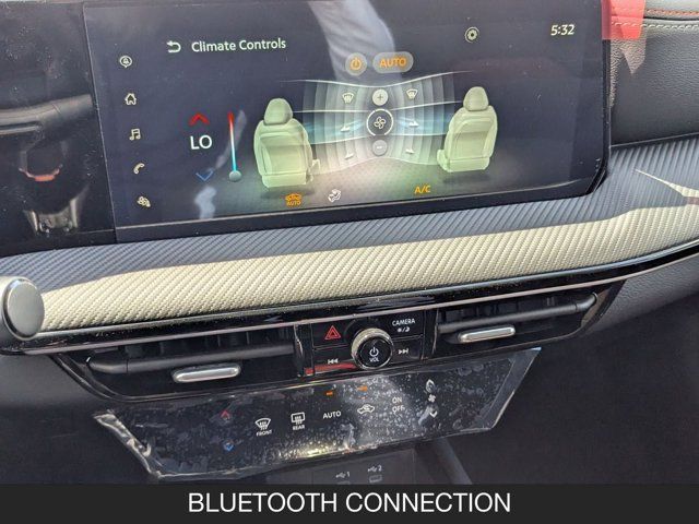 2025 Nissan Kicks SR 2025 Nissan Kicks SR