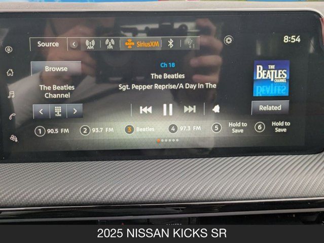 2025 Nissan Kicks SR 2025 Nissan Kicks SR