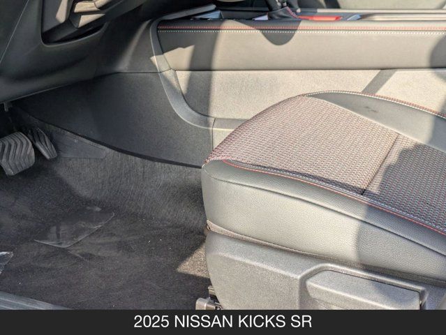 2025 Nissan Kicks SR 2025 Nissan Kicks SR
