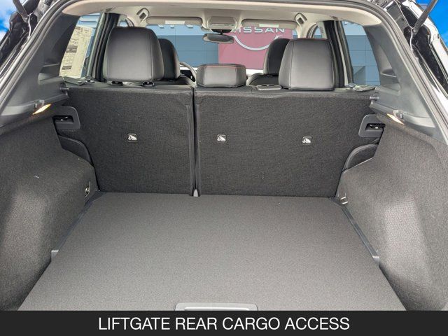 2025 Nissan Kicks SR 2025 Nissan Kicks SR