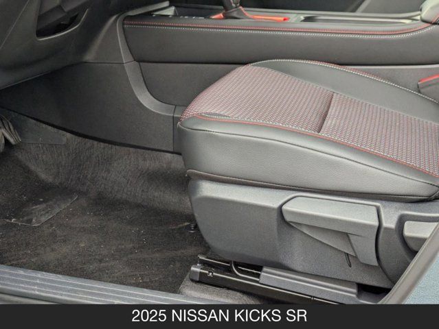 2025 Nissan Kicks SR 2025 Nissan Kicks SR