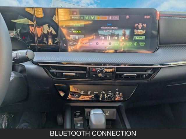 2025 Nissan Kicks SR 2025 Nissan Kicks SR