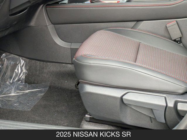 2025 Nissan Kicks SR 2025 Nissan Kicks SR