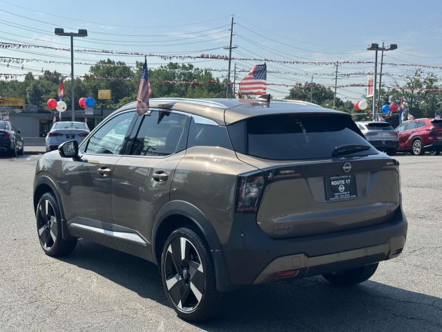 2025 Nissan Kicks SR FWD