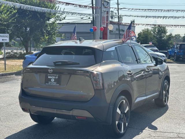 2025 Nissan Kicks SR FWD
