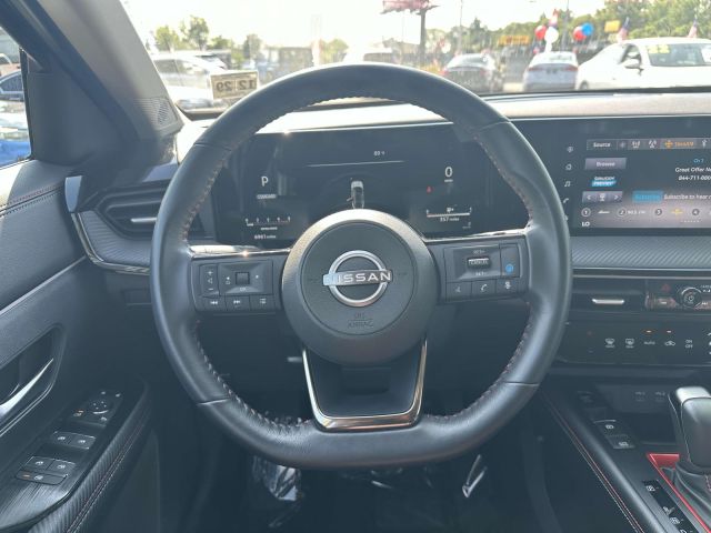 2025 Nissan Kicks SR FWD