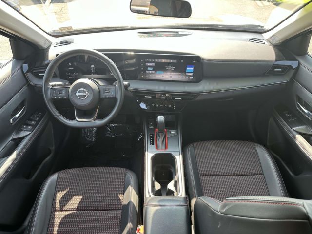 2025 Nissan Kicks SR FWD