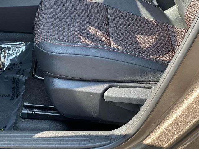2025 Nissan Kicks SR FWD