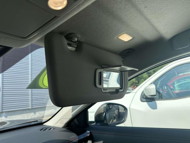 2025 Nissan Kicks SR FWD