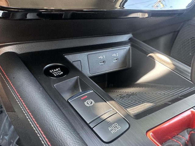2025 Nissan Kicks SR FWD