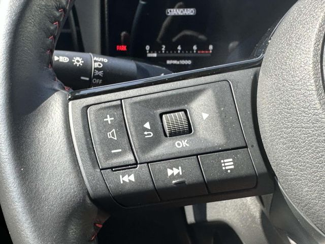 2025 Nissan Kicks SR FWD