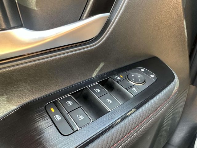 2025 Nissan Kicks SR FWD