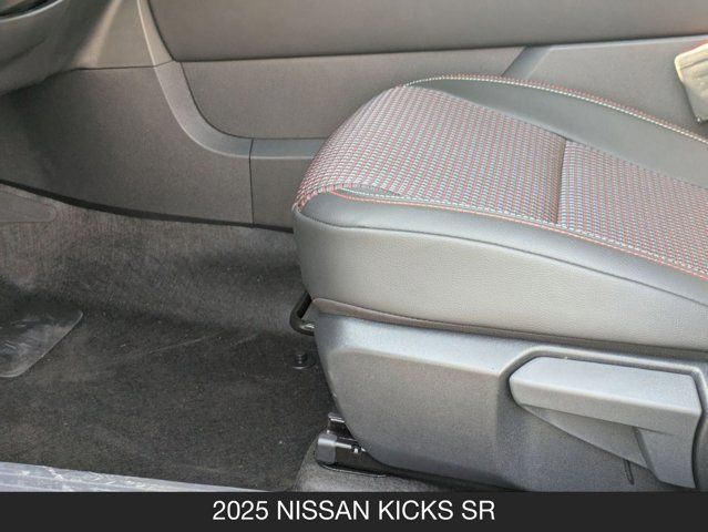 2025 Nissan Kicks SR 2025 Nissan Kicks SR