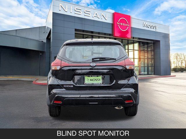 2025 Nissan Kicks Play S 2025 Nissan Kicks Play S