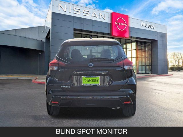 2025 Nissan Kicks Play S 2025 Nissan Kicks Play S