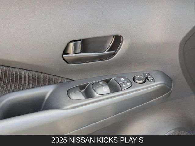 2025 Nissan Kicks Play S