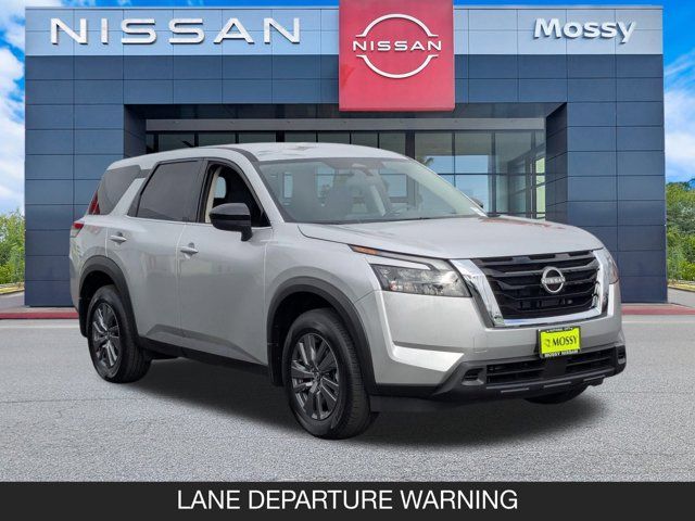 2025 Nissan Pathfinder S 2025 Nissan Pathfinder S
