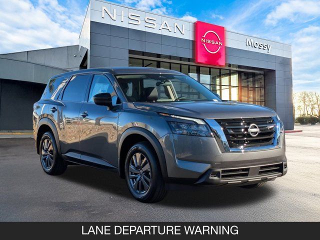 2025 Nissan Pathfinder S 2025 Nissan Pathfinder S