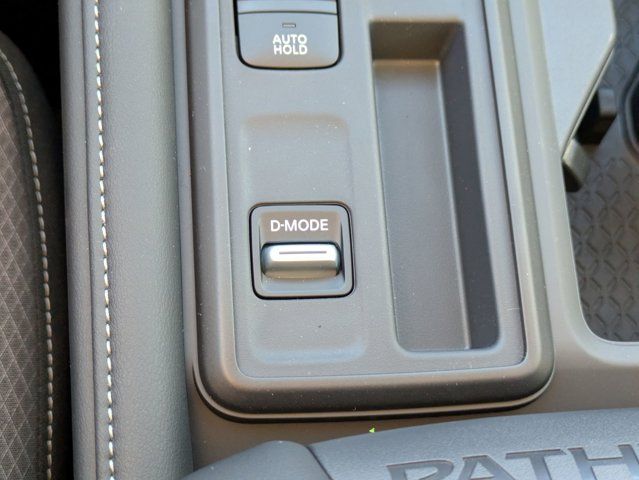 2025 Nissan Pathfinder S 2025 Nissan Pathfinder S