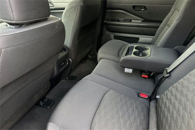 2025 Nissan Pathfinder SV 2025 Nissan Pathfinder SV