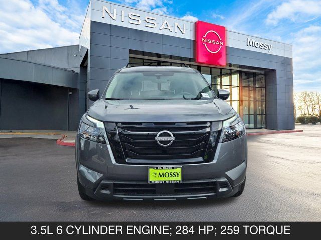 2025 Nissan Pathfinder SV