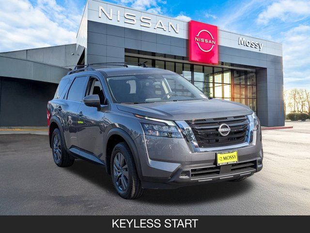 2025 Nissan Pathfinder SV