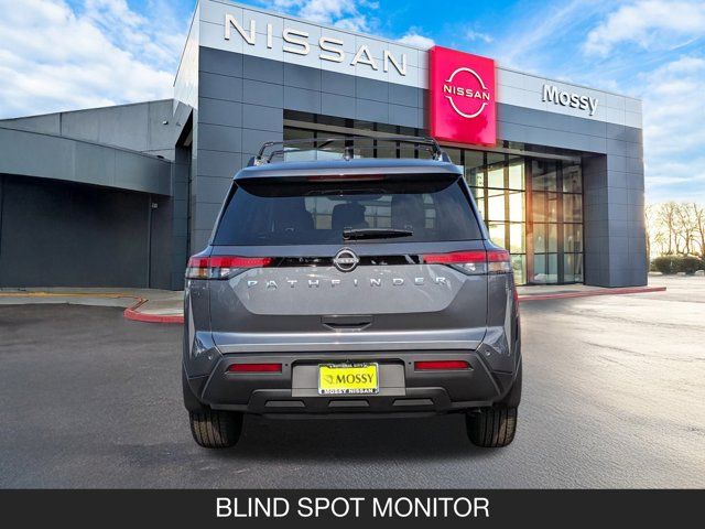 2025 Nissan Pathfinder SV