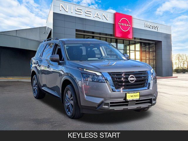 2025 Nissan Pathfinder SV