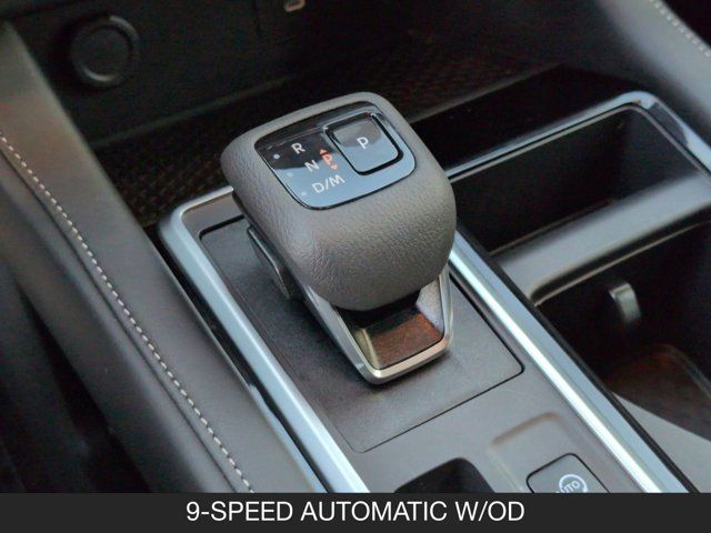 2025 Nissan Pathfinder SV