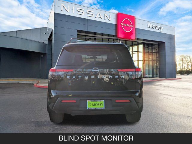 2025 Nissan Pathfinder SV