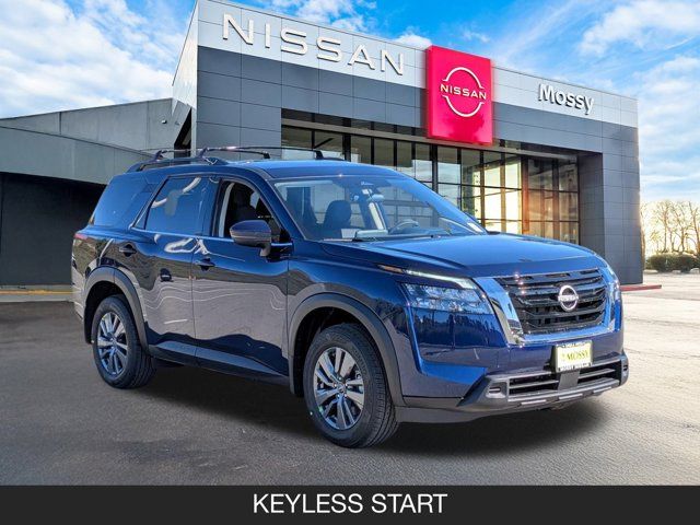 2025 Nissan Pathfinder SV