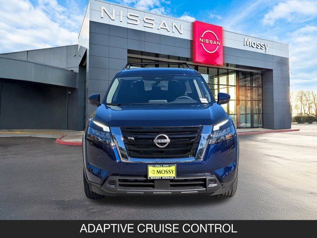 2025 Nissan Pathfinder SV