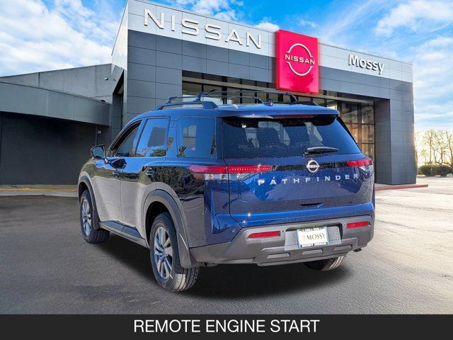 2025 Nissan Pathfinder SV