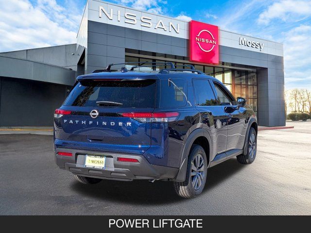 2025 Nissan Pathfinder SV