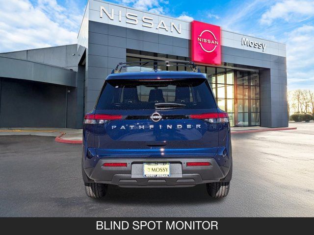 2025 Nissan Pathfinder SV