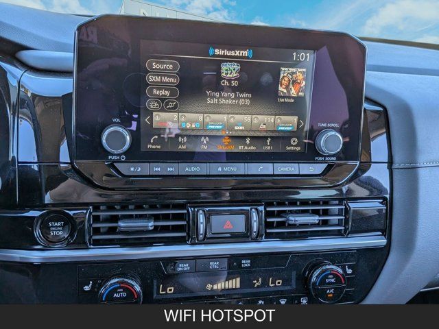 2025 Nissan Pathfinder SV